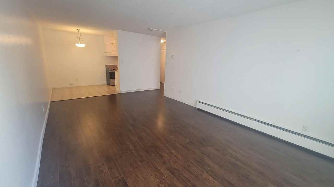 160 W 5th St