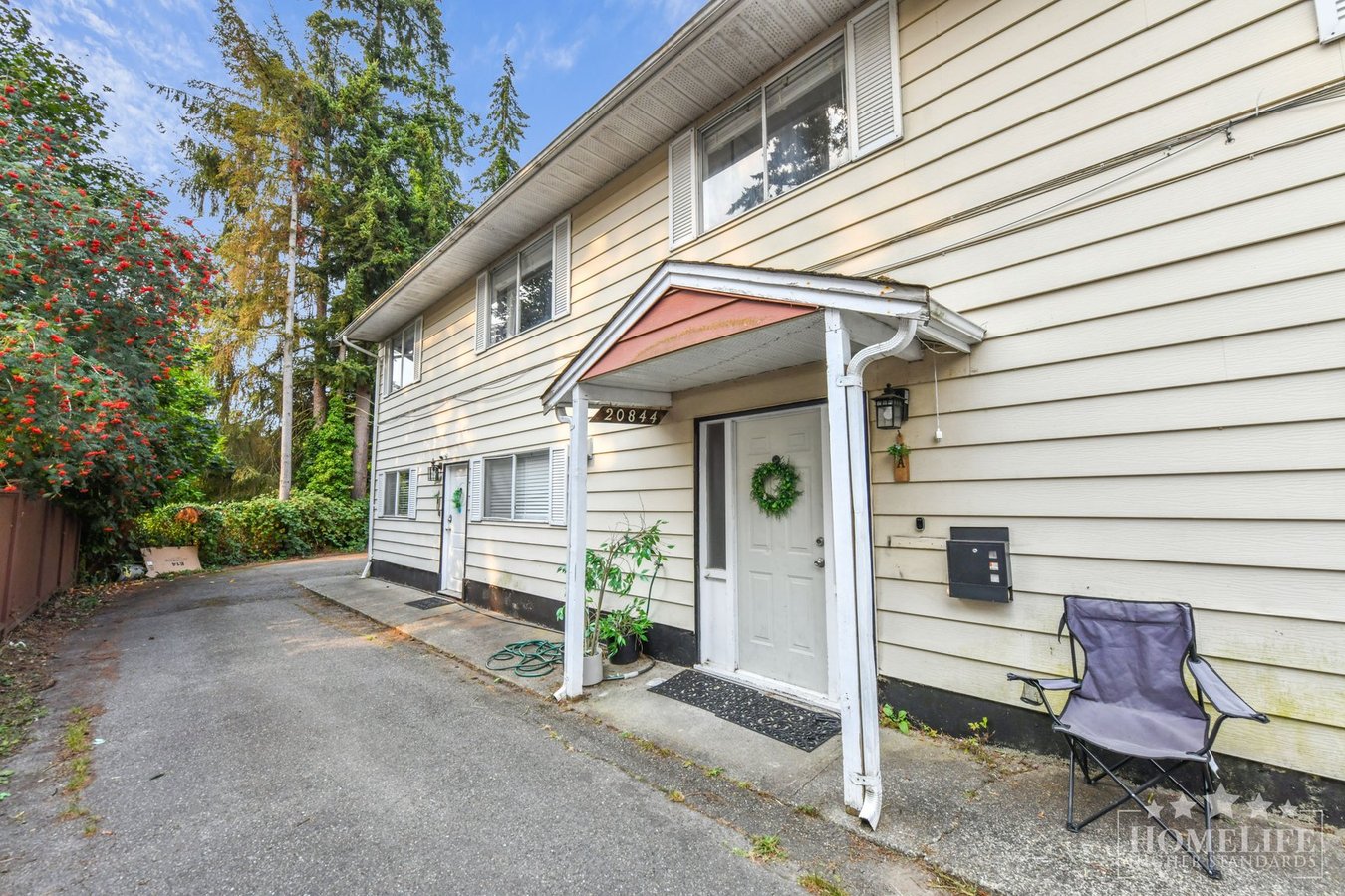 20844 Douglas Cres
