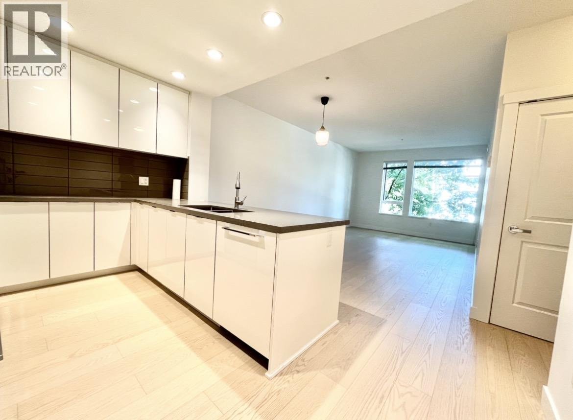 255 1ST Street