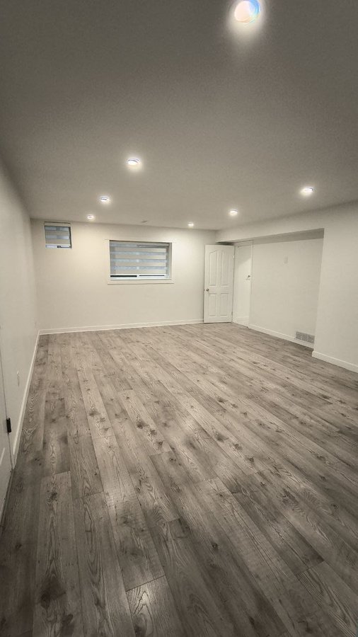2933 Cliffrose Crescent