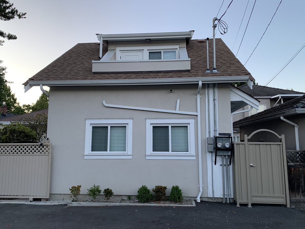 3282 William Street