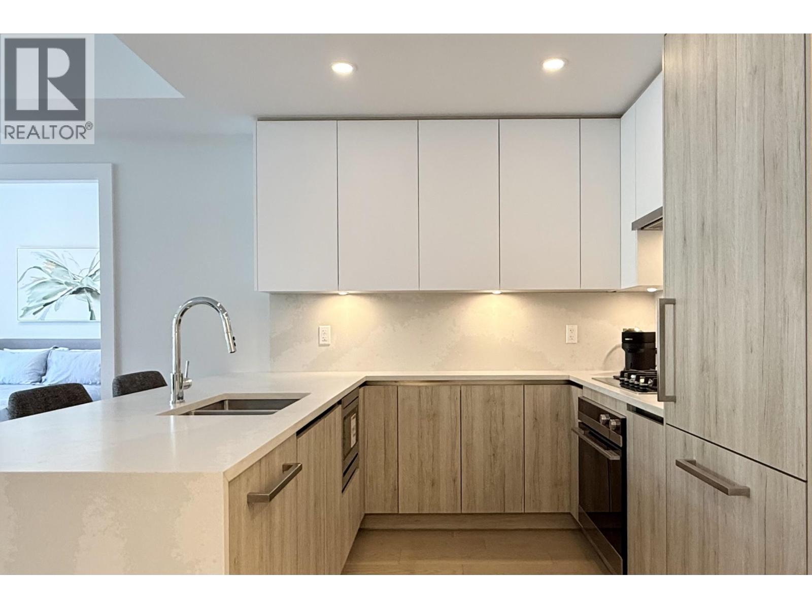 423 6TH Street