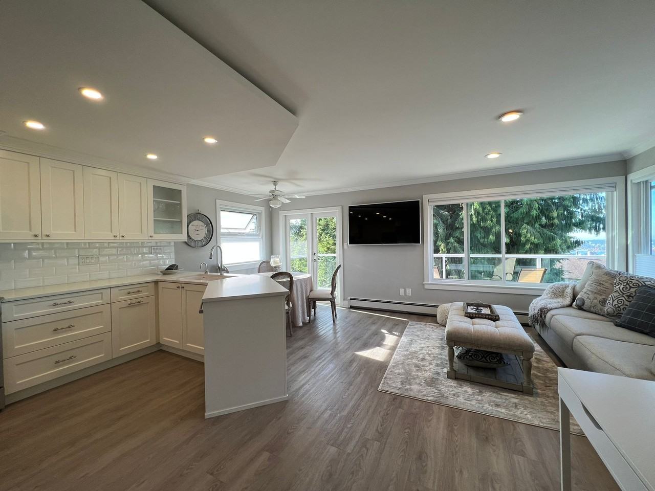 575 East Queens Road