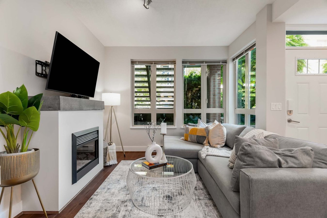78 14th Street West
