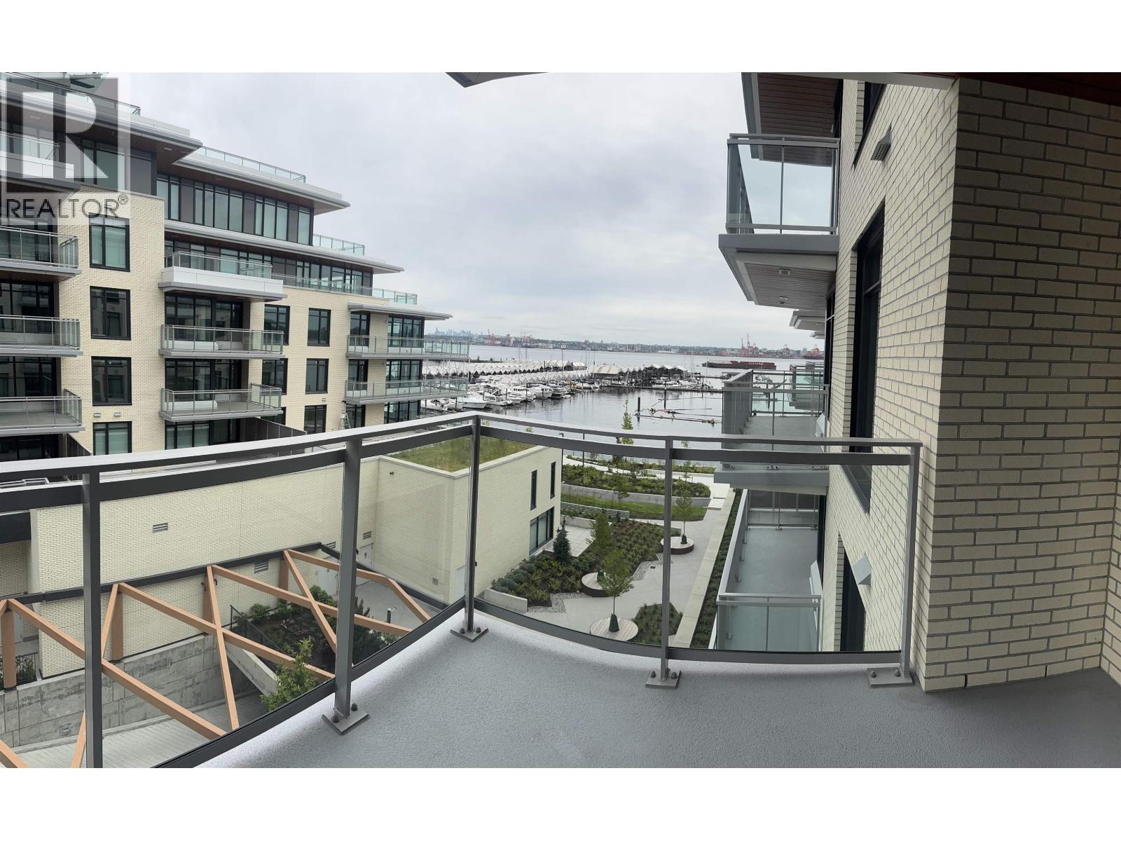 785 HARBOUR Way