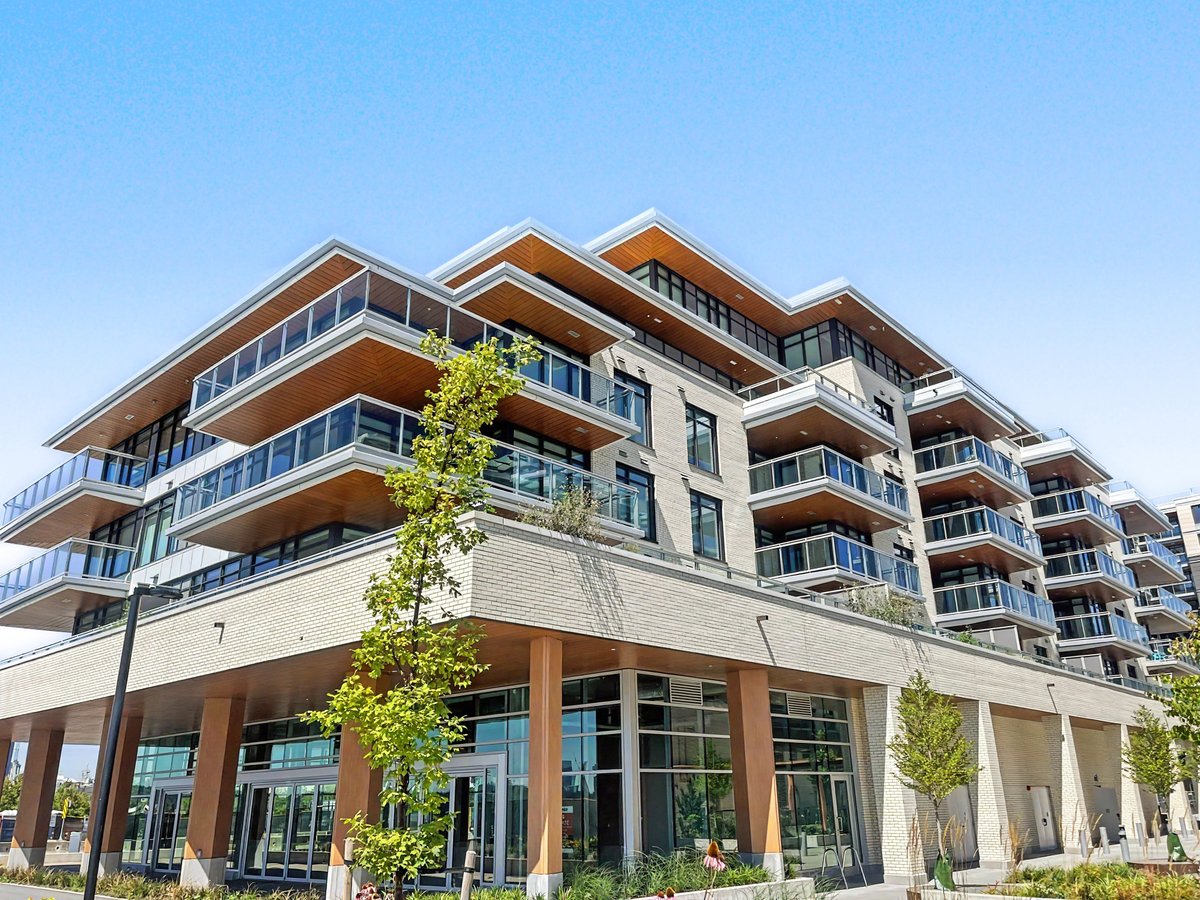 785 Harbourside Drive