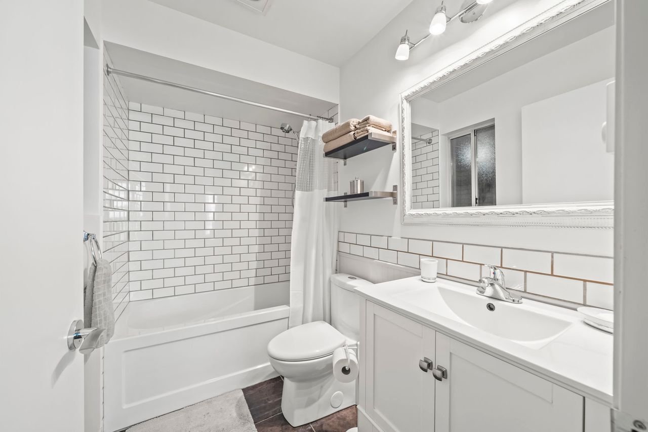 888 West 13th Avenue