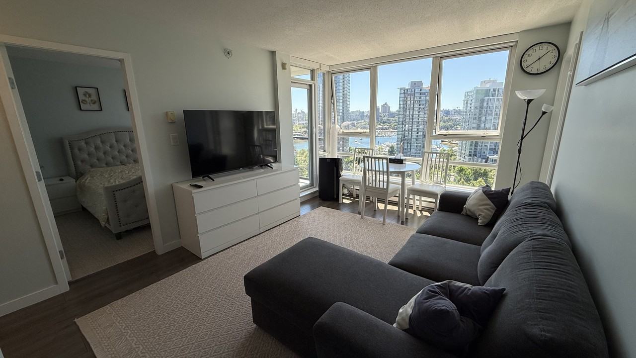939 Expo Boulevard