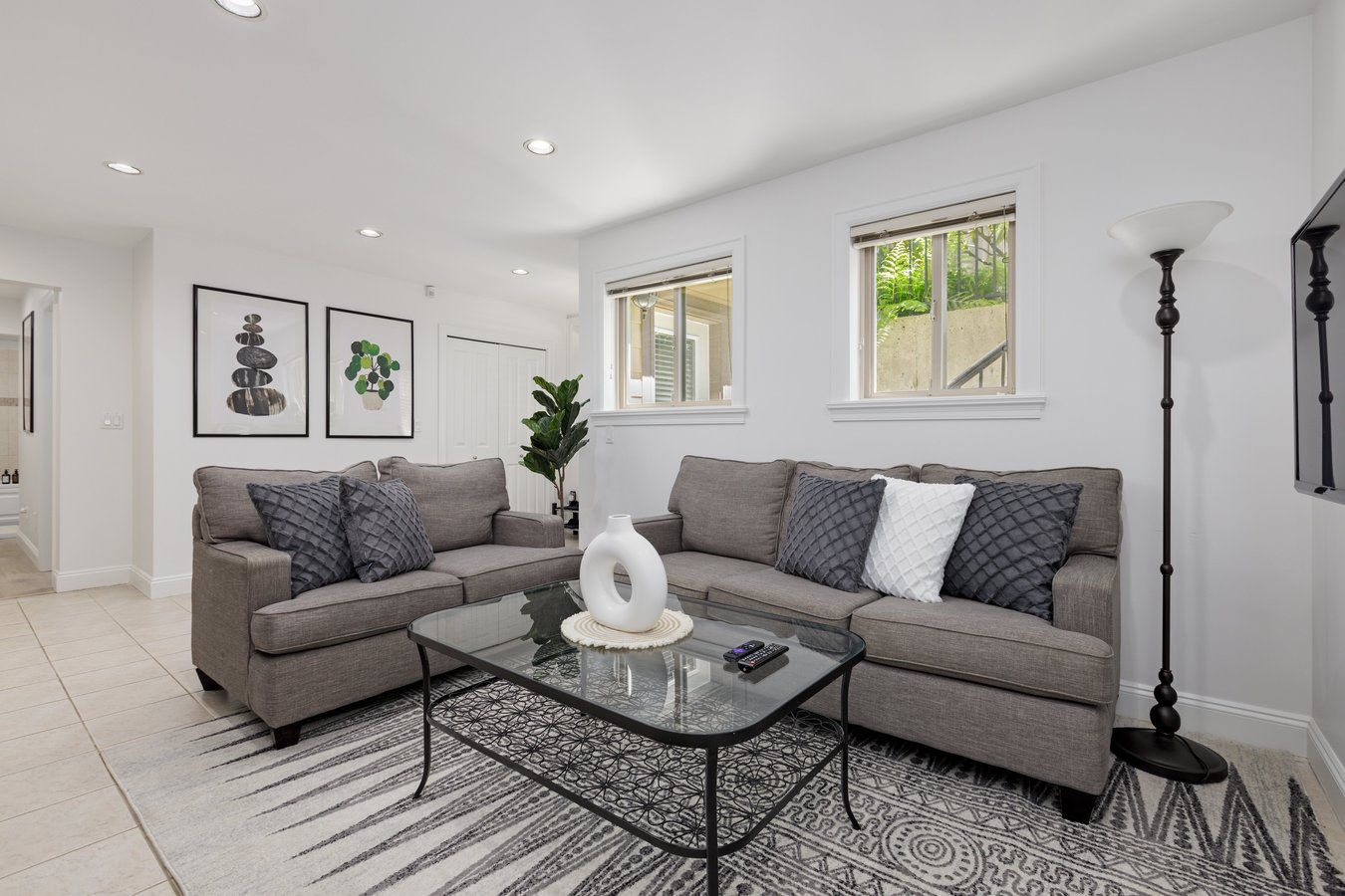 947 Belvista Crescent