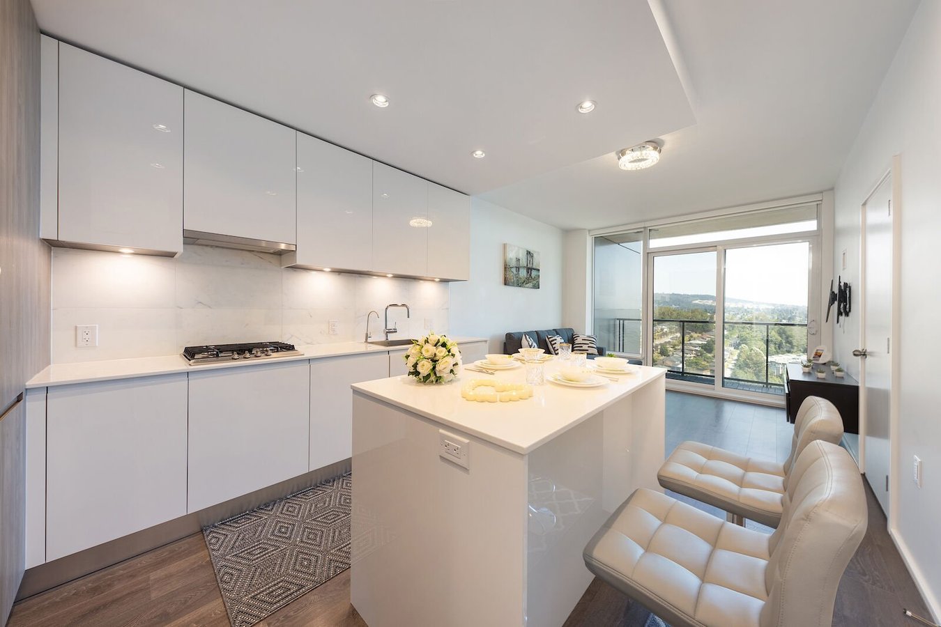 Burnaby Newly Furnished Luxury Condo