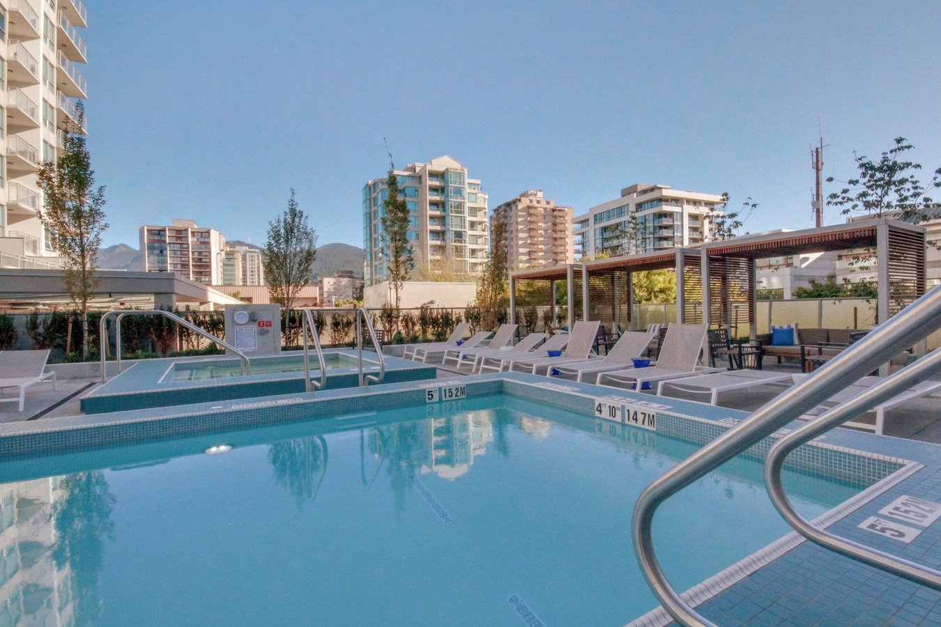 Fully Furnished - Centreview