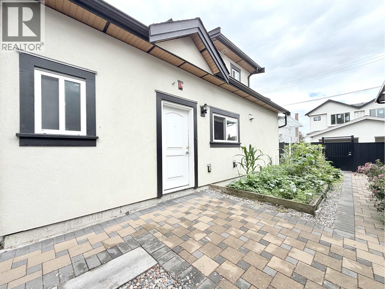 Laneway House